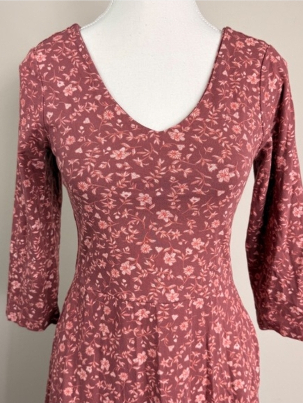 Pact Organic Cotton Fit & Flare Floral V-Neck Midi Party Dress With Pockets - Picture 6 of 9